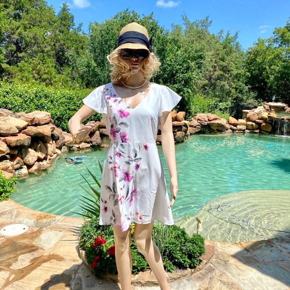 Flirty floral dress ecru W/violet NWT - Picture 6 of 8